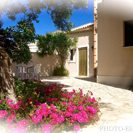 Casolare Nelle Saline Bed & Breakfast Torre Nubia Ngoại thất bức ảnh